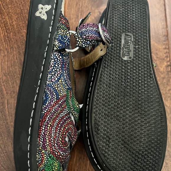 Algeria nursing shoes size 39 comfortable for all day shifts! Size 9 orig  $150 - Picture 5 of 6